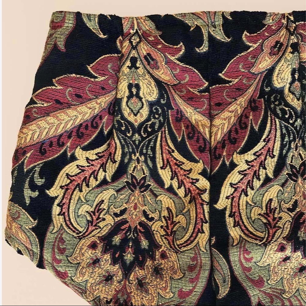 SOLD || Backbite Tapestry Hot Pinup Short - Picture 4 of 6